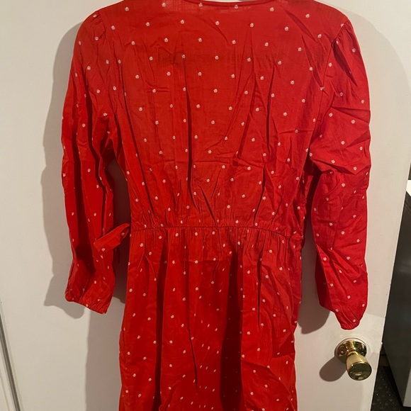 Old Navy Floral Wrap Dress - Picture 4 of 5